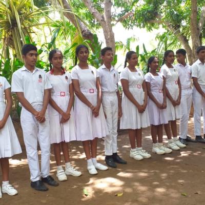 10 E  English බැජ් පැලද විම 